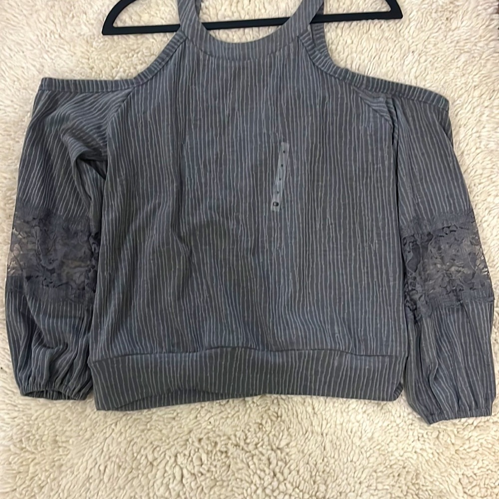 Shirt - Picture 2 of 3